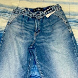 Woman’s hollister jeans